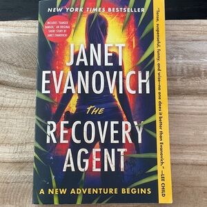 🌻 3/$12 Janet Evanovich Book